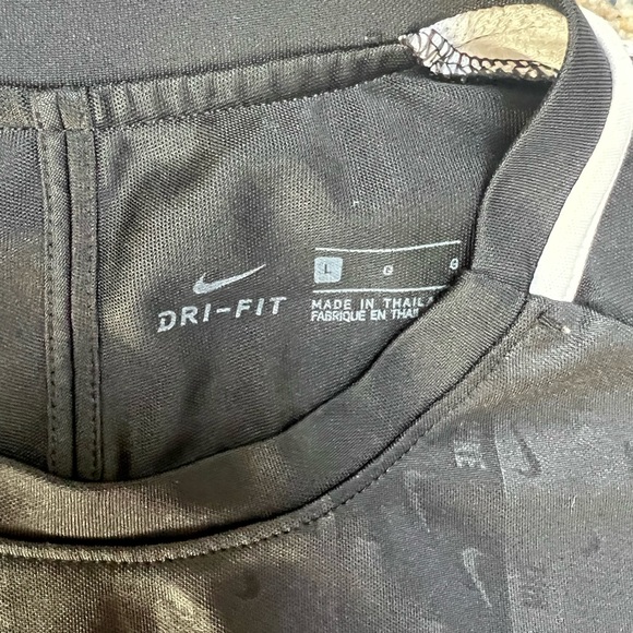 Mens Nike Dri-Fit Shirt - Picture 5 of 6
